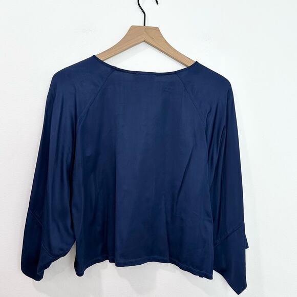 Nation LTD Satin Goya Cropped Tee Blouse Blue size XS - Picture 3 of 6
